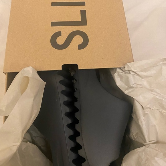 Yeezy Slides onyx - Picture 2 of 3